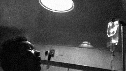 hmmm... benda-benda asing mulai melekat di tubuh