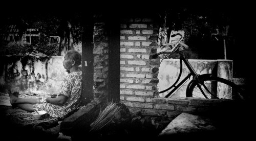 Berpuing dua duniaku