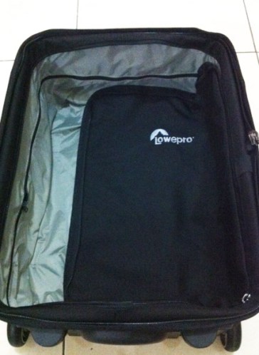 "kapal induk" yang kososng