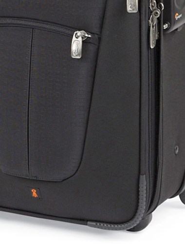 Material bahan cukup baik, kanvas kelas koper Pro 