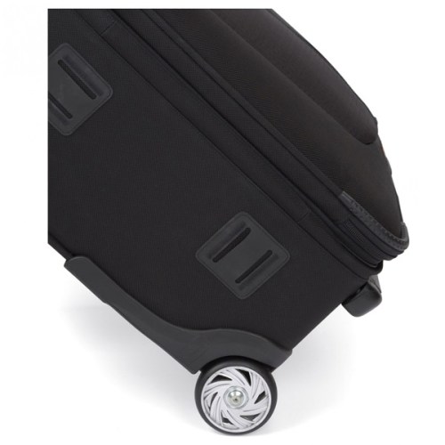 Roda cukup besar dan ringan berputarnya