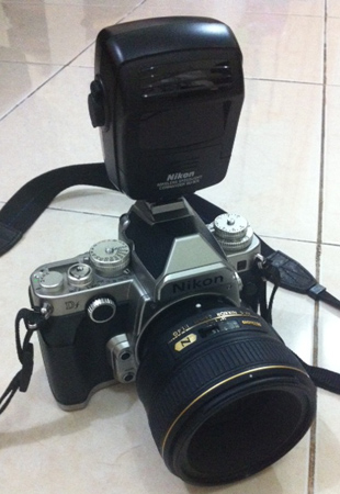 Nikon DF dengan modul Nikon SU-800